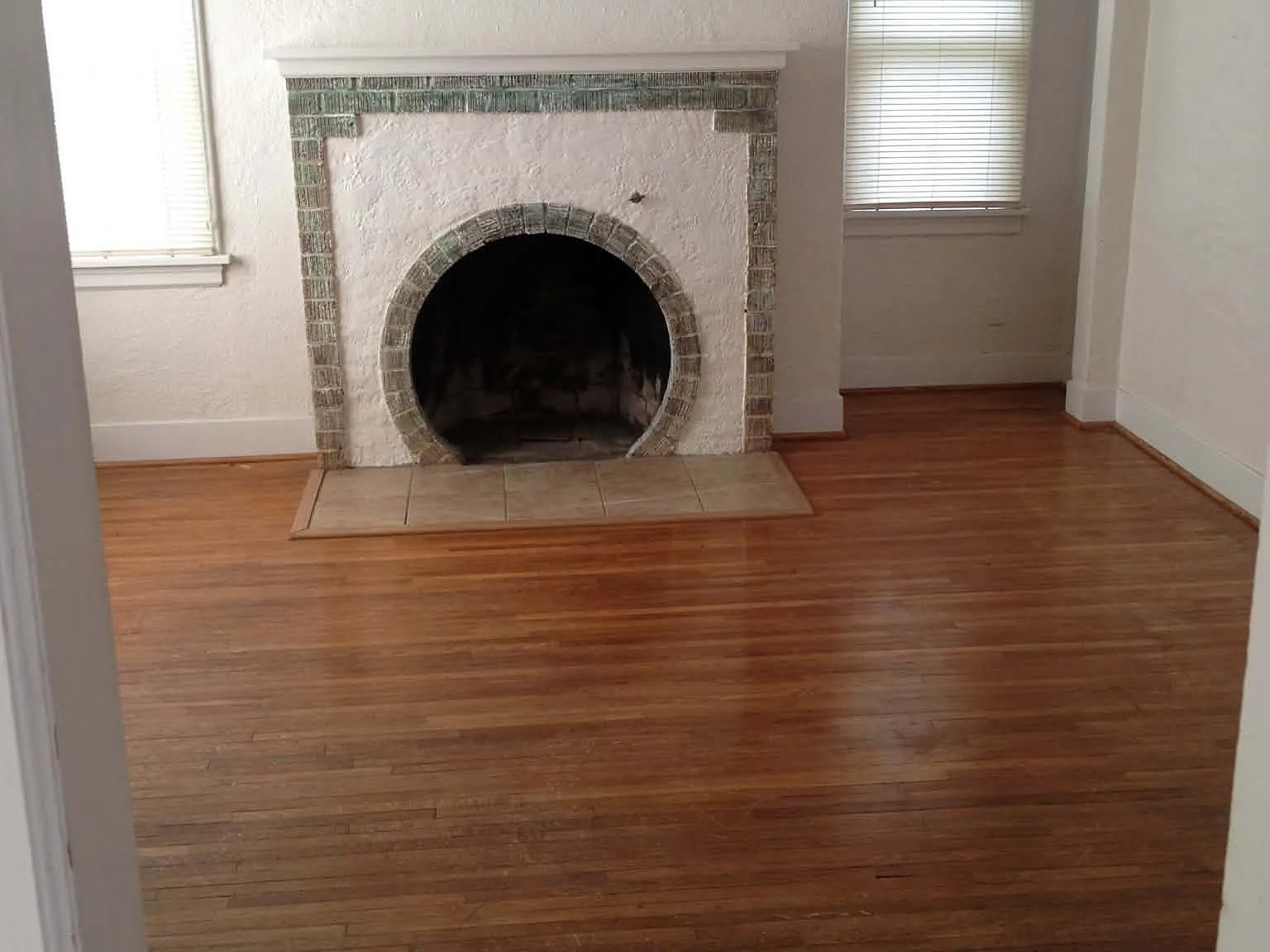3 bed, $1,900 — Photo 2