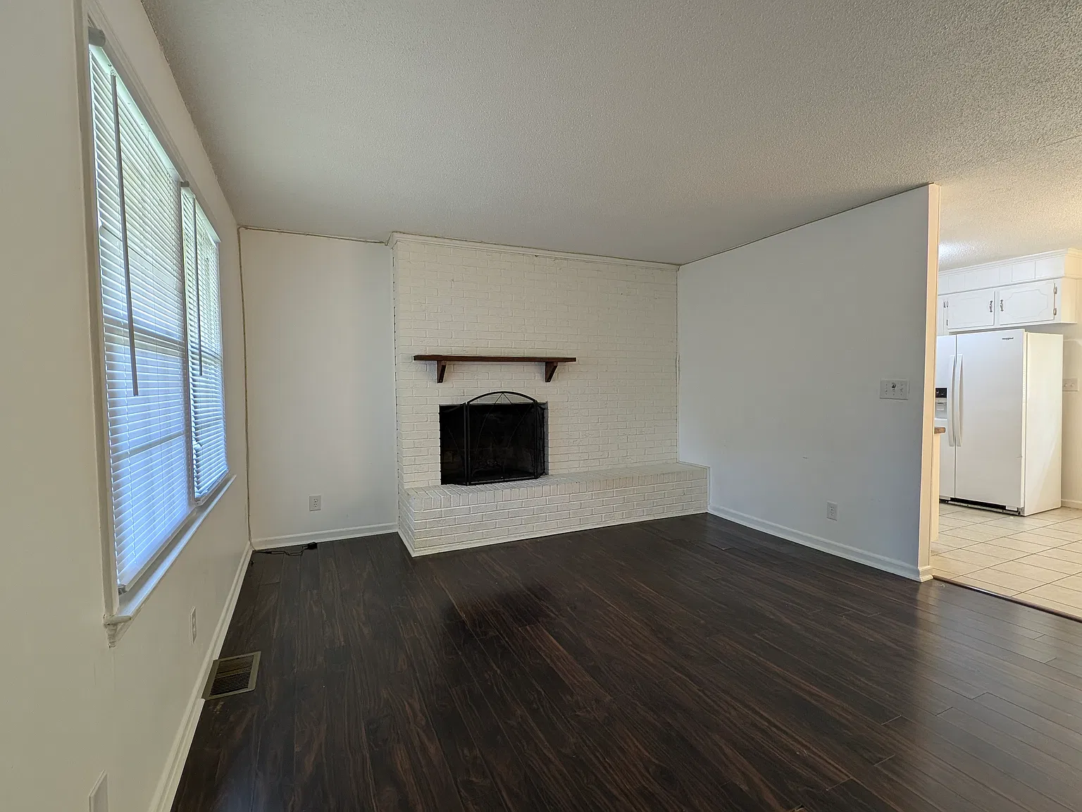 2 bed, 1029 sqft, $1,200 — Photo 4