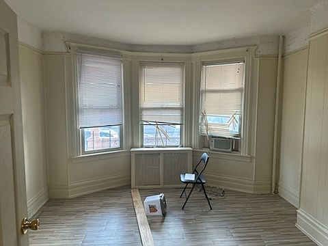 3rd image of 807 E 222nd St #1