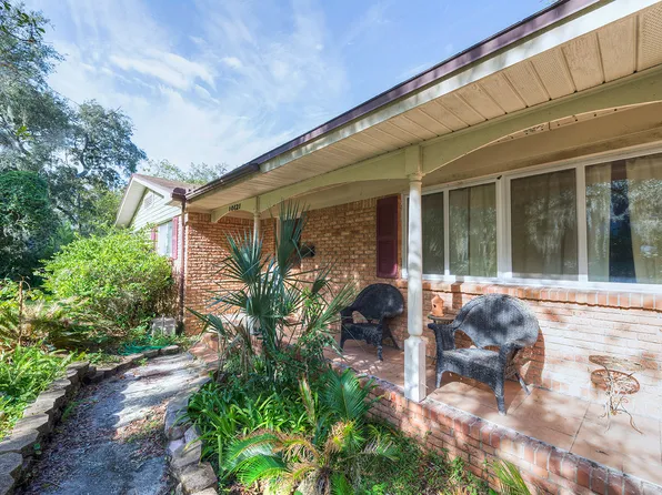 10121 Lake View Rd W, Jacksonville, FL 32225
