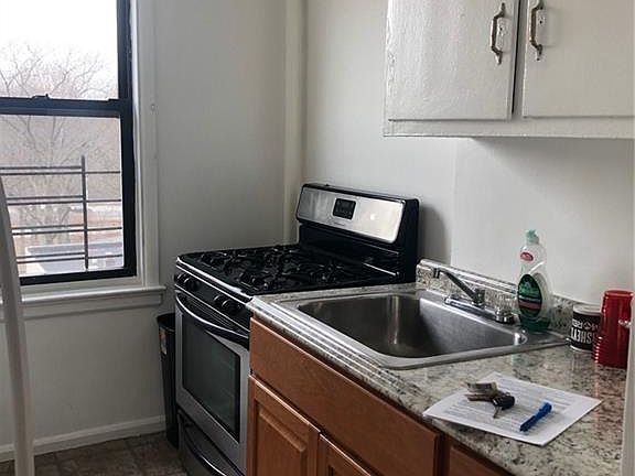 4th image of 3231 Barker Ave #3F