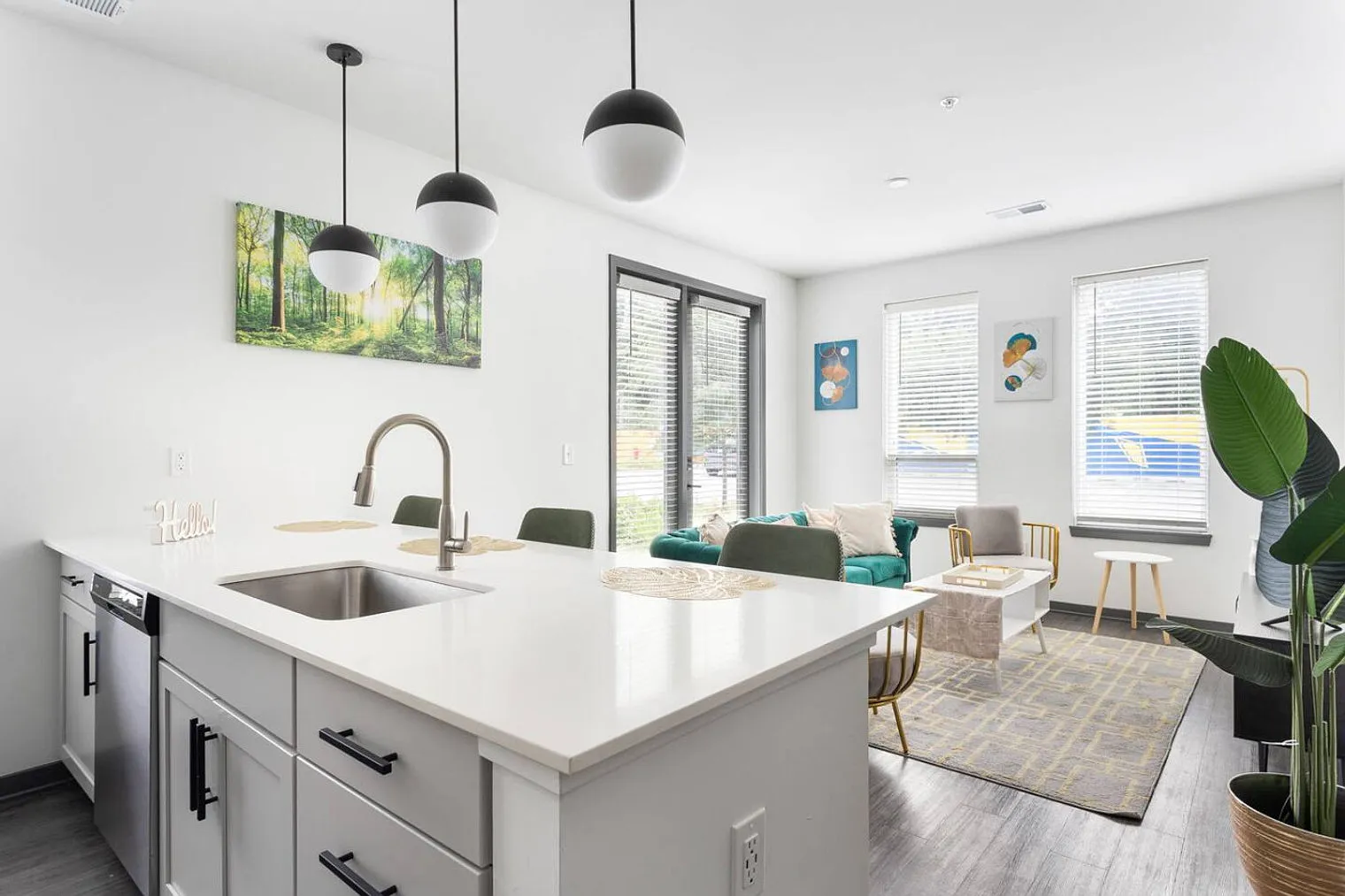 2 bed, 2.0 bath, 1076 sqft, $4,592 — Photo 1
