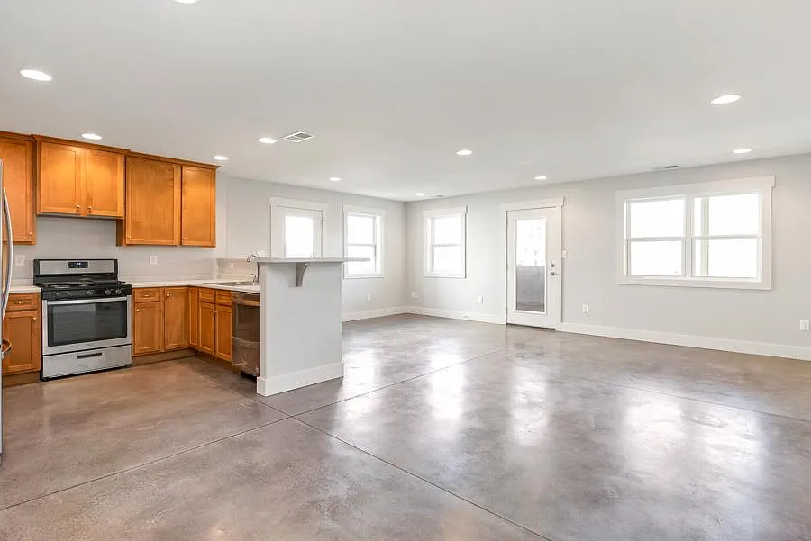 2 bed, 1018 sqft, $1,800 — Photo 4