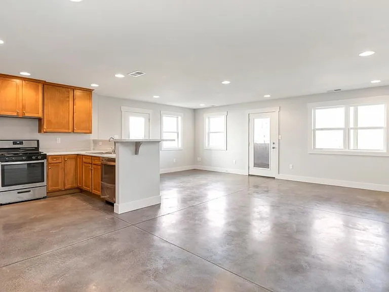 35A Lilac St — Photo 4