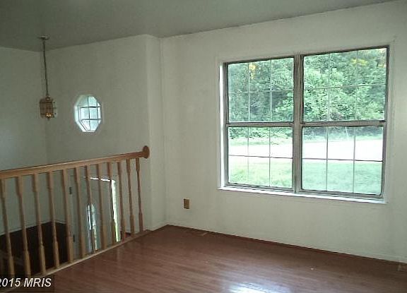 3rd image of 995 White Sands Dr