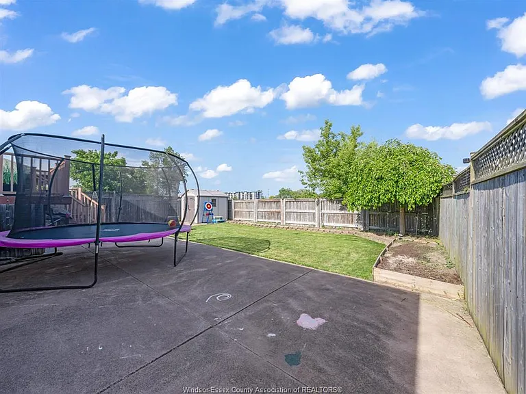 3040 Troup Cres — Photo 45