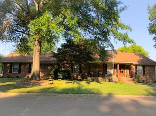 134 Cherokee Dr, Martin, TN 38237