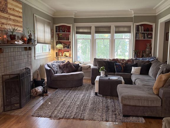 2nd image of 700 MacArthur Ave