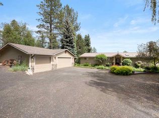 27012 N Terrace Ln, Chattaroy, WA 99003