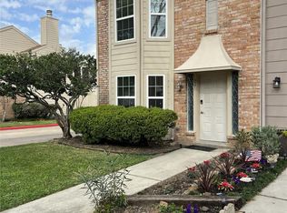 800 Country Place Dr Unit 909, Houston, TX 77079