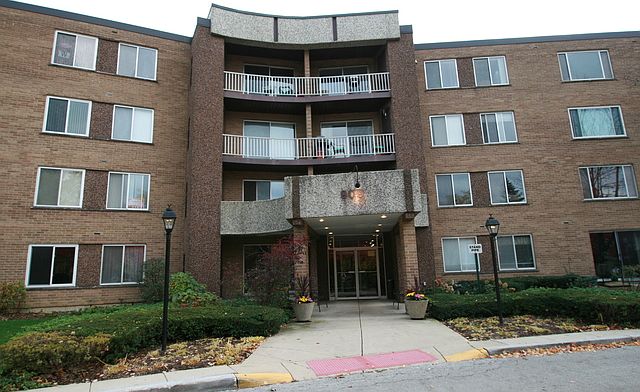 1st image of 909 E Kenilworth Ave Unit 224