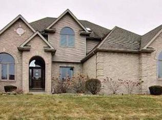 682 Davis Cir, Crown Point, IN 46307