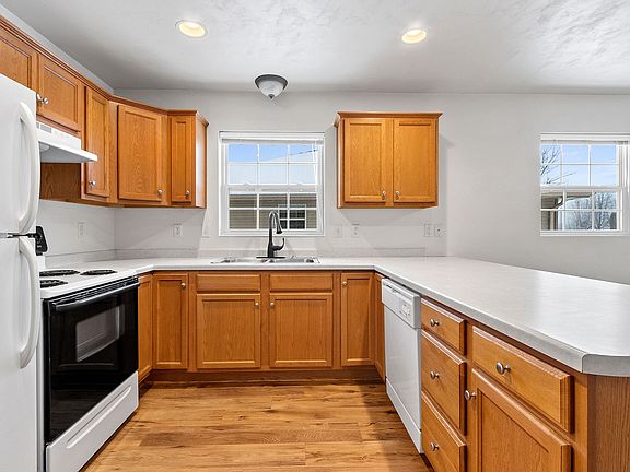 2nd image of 304 Golfview Rd #B5b5c7700