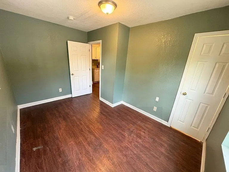 704 N Willow Ave — Photo 7