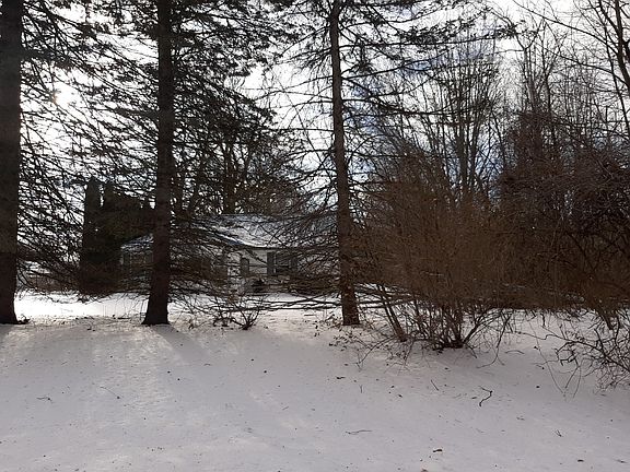 4th image of 3750 Curtis Rd