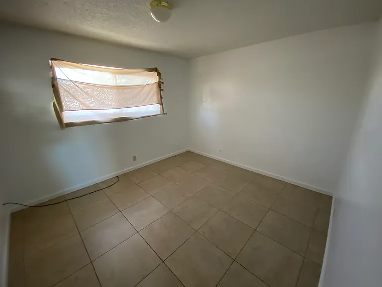 1014 S Trinity St — Photo 25