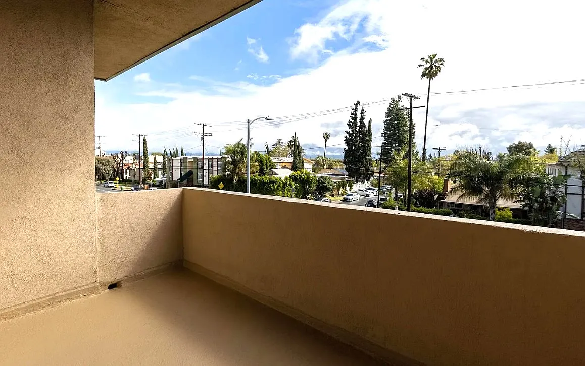 Photo 2 of 9 - 6255 Fulton Ave #15 - Valley Glen, CA Building Photo - 6255 Fulton Ave #15