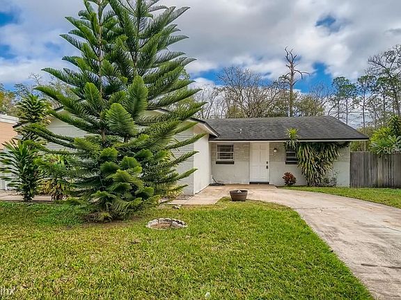 2nd image of 2831 Grove Dr