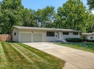 8001 Falmouth St, Prairie Village, KS 66208