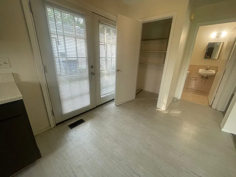 Garden Ridge Apartments — Photo 16