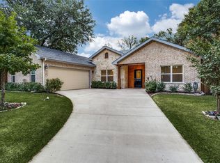 3212 Lindbergh Dr, Dallas, TX 75228
