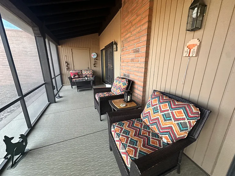 1808 W Via De La Gloria — Photo 36