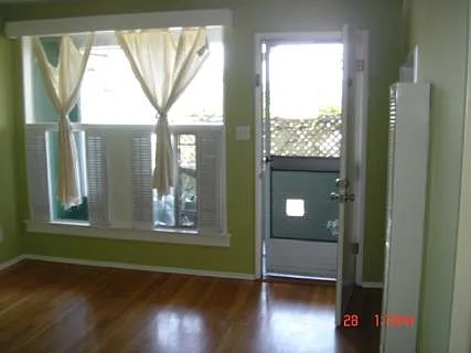 324 W Washington St #3 — Photo 5