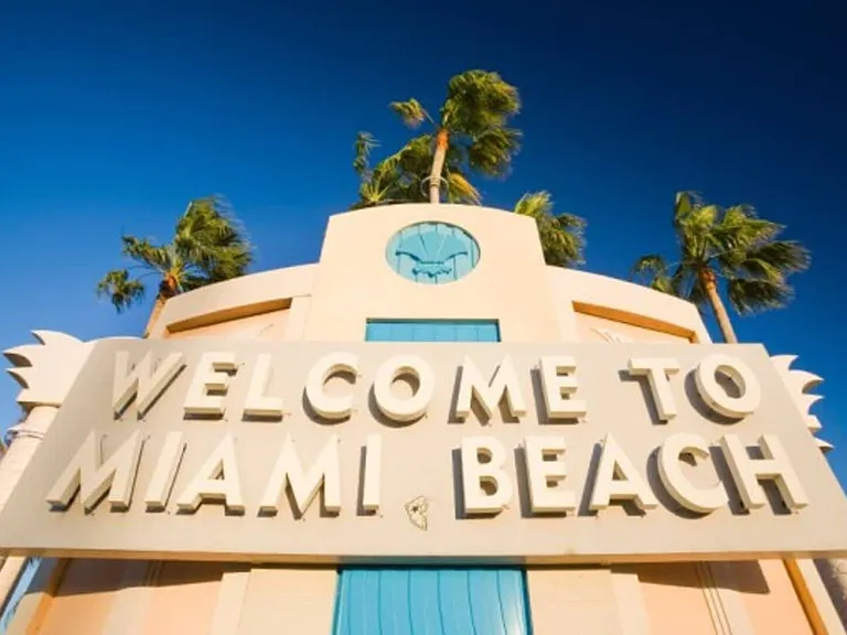 Ocean Dr — Photo 31