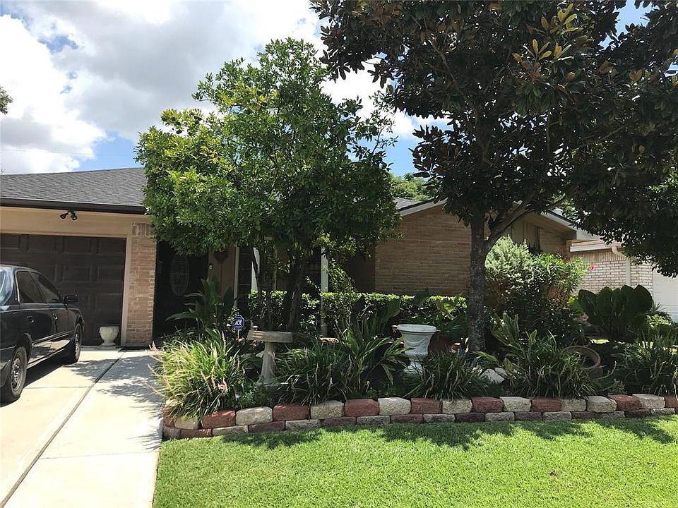 1st image of 11811 S Marcia Cir