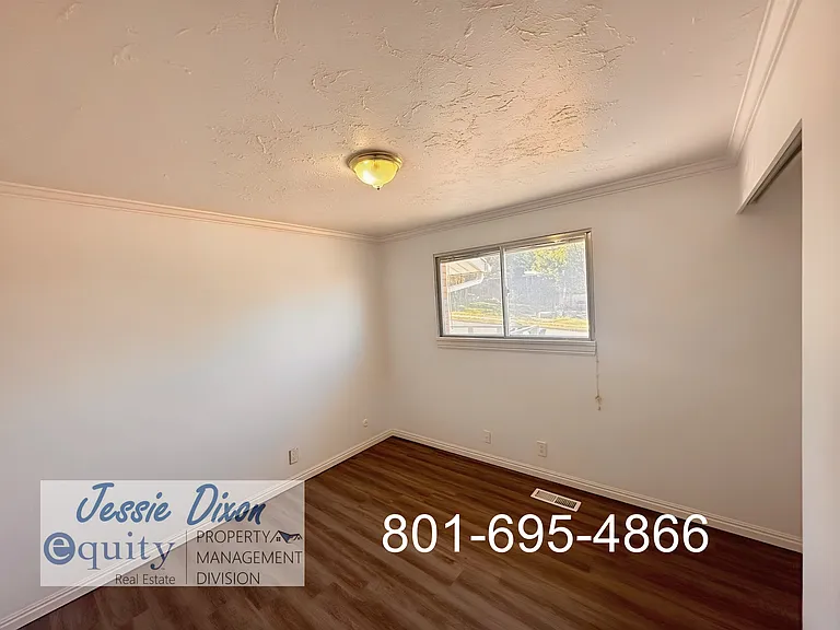 245 Briarwood Dr — Photo 6
