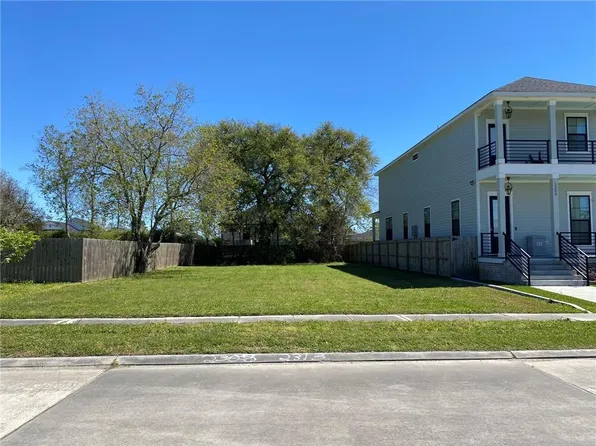2313 Mehle St, Arabi, LA 70032