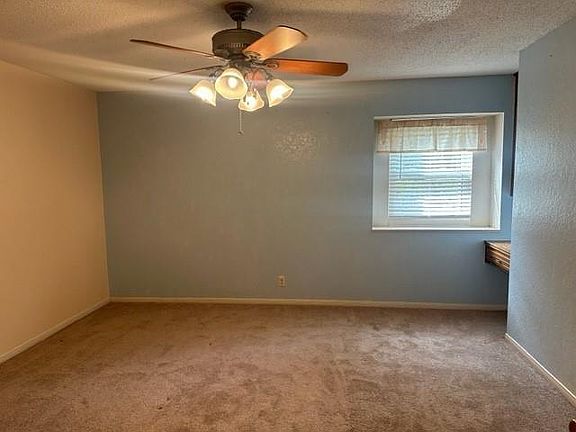 2nd image of 608 Dogwood St