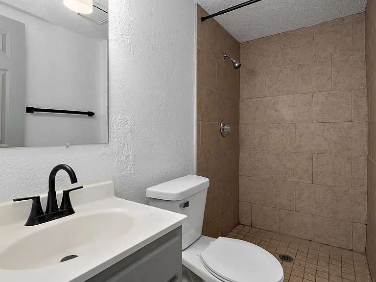 21 Larue St. Apartments — Photo 30
