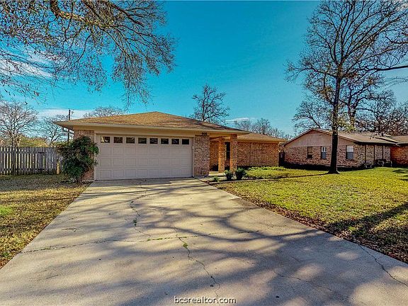 3rd image of 908 Val Verde Dr