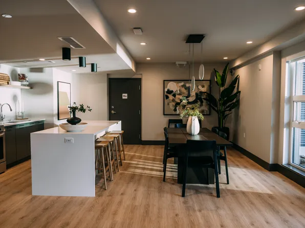 Fynn, 3435 Sawmill Cres, Vancouver, BC V5S 0E3