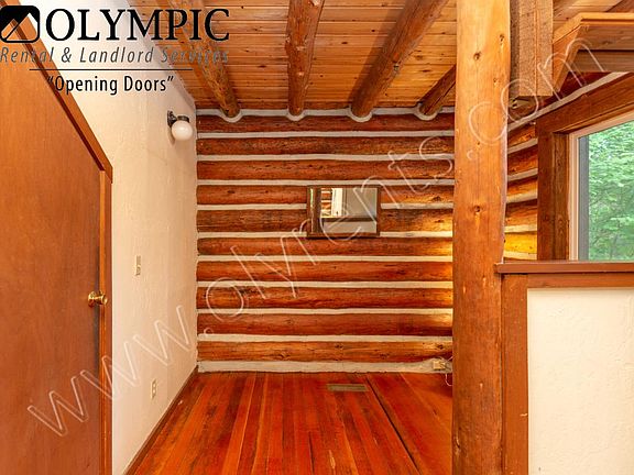 4th image of 10917 Cowlitz Dr SE