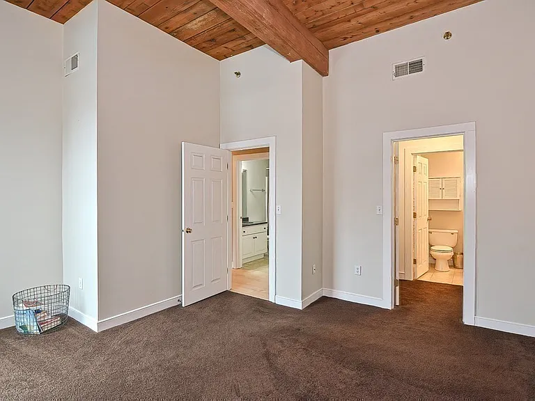 14 Sanford St #29 — Photo 17