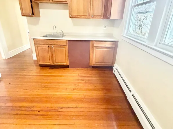 64 Anthony St #2L, New Haven, CT 06515