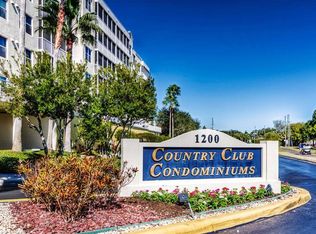 1200 Country Club Dr APT 1403, Largo, FL 33771