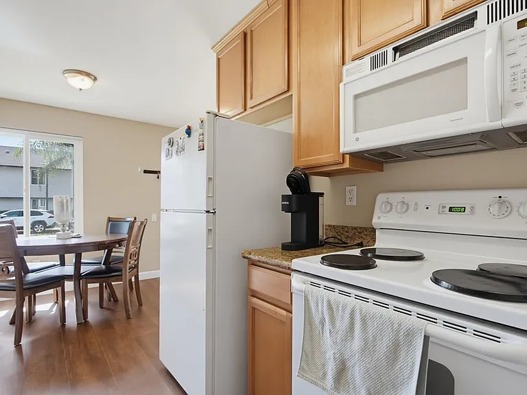 3454 Castle Glen Dr #102 — Photo 12