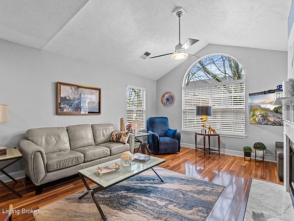 3rd image of 3018 Parkstone Ct