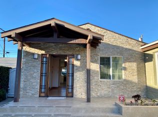 18307 Sylvan St, Tarzana, CA 91335