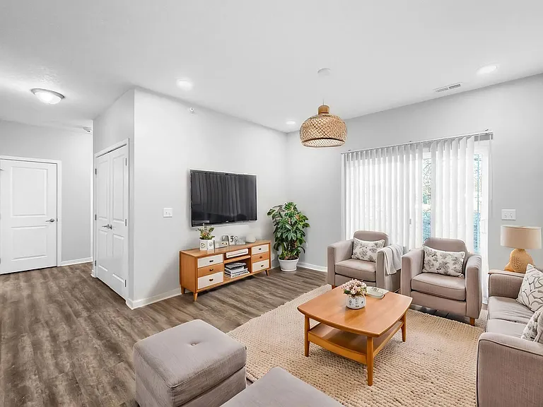 Johnston Gardens Apartments — Photo 6