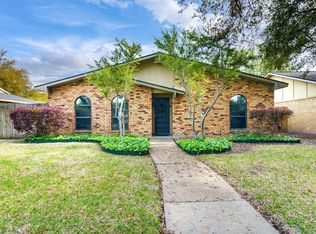 2726 Clover Valley Dr, Garland, TX 75043