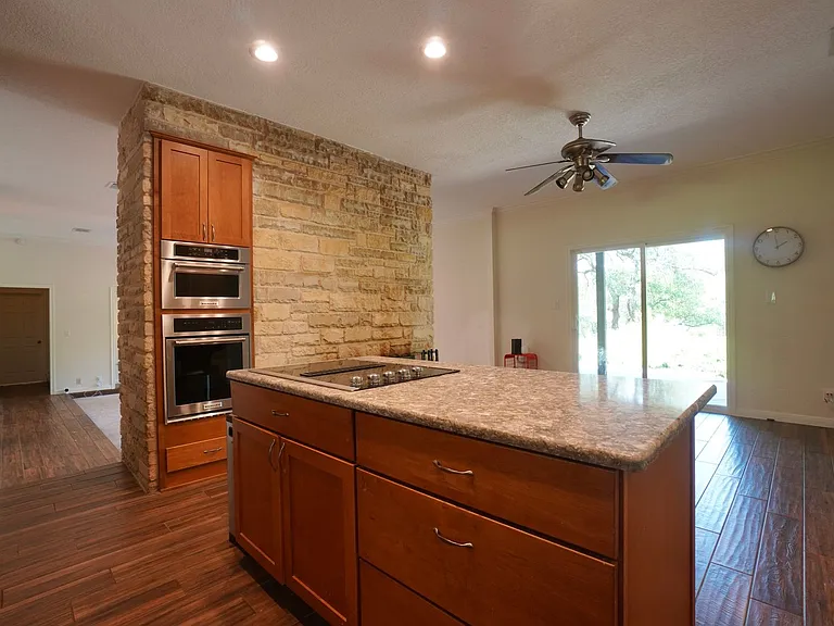 8 Woodhollow Trl — Photo 17