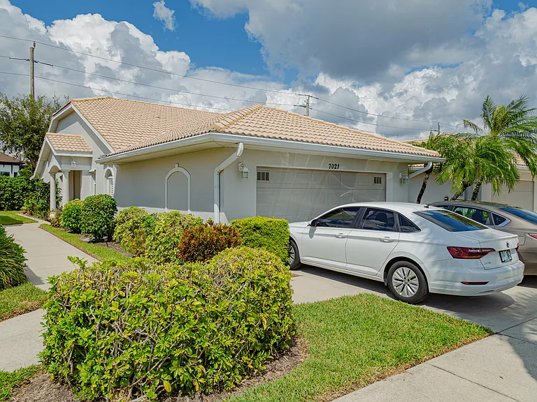 7021 Lone Oak Blvd — Photo 1