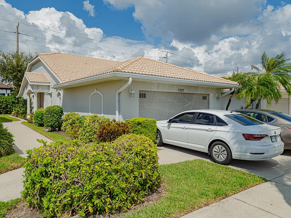 7021 Lone Oak Blvd