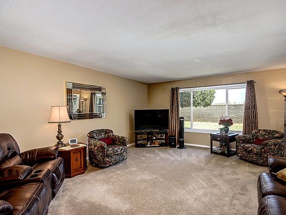 4th image of 9892 W Spanish Moss Ct