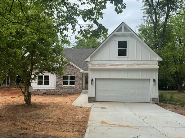 875 Lynn Ave, Jefferson, GA 30549