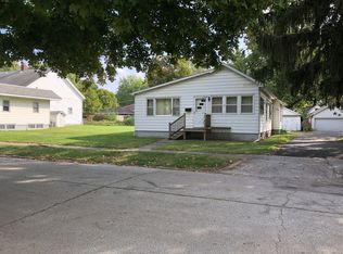 208 E Market St, Farmer City, IL 61842